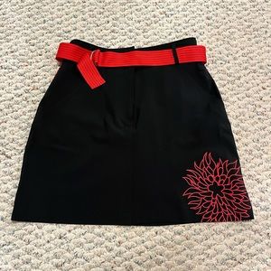 Nike Golf Dri Fit UV Skort Size 4 Black With Red Floral Embroidery And Red Belt